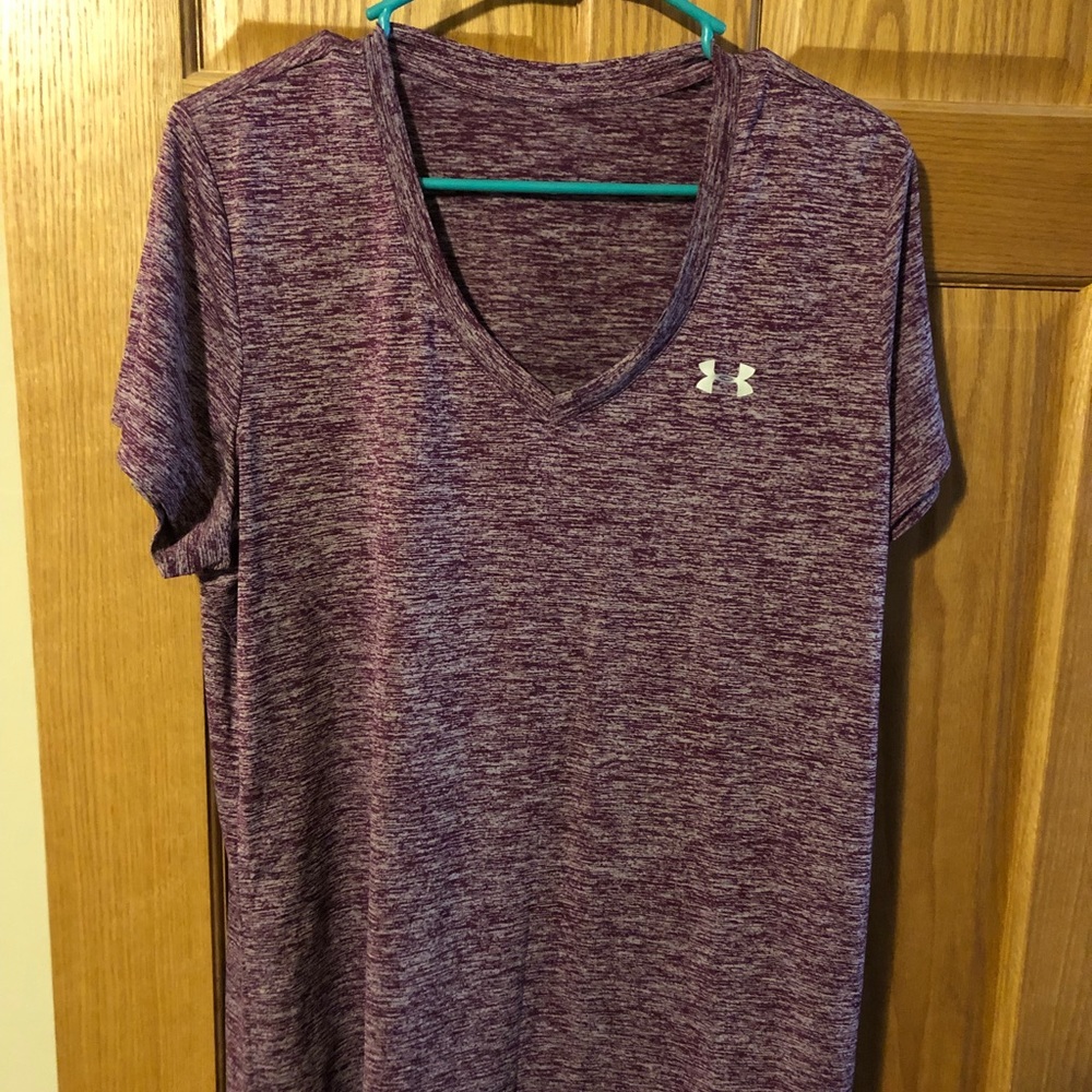Maroon short sleeved under armour shirt